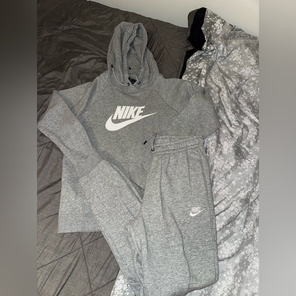 Gray Nike 2 piece sweatsuit